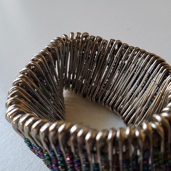 Handmade safety pin bracelet - Picture 7 of 7